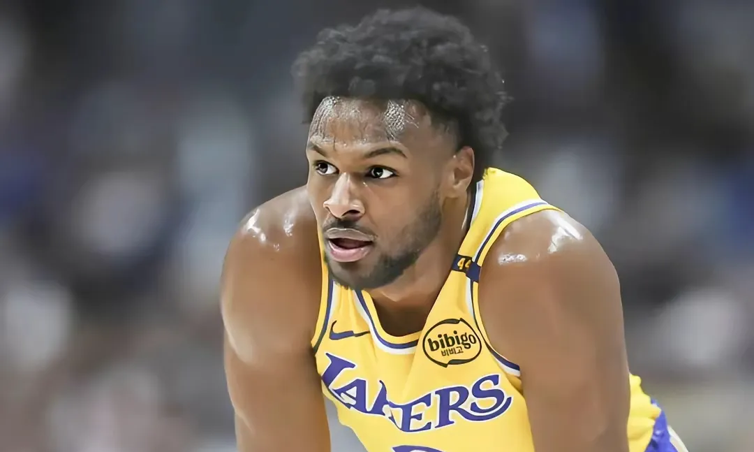 开云官网-雄鹿主教练倍感压力大联盟头名处境不佳，全场震撼