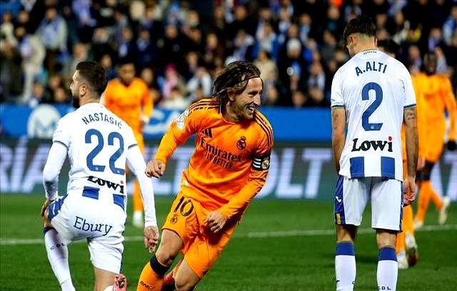 皇马轻取挪威,卡塞米罗带队取胜 皇马轻取挪威,卡塞米罗带队取胜