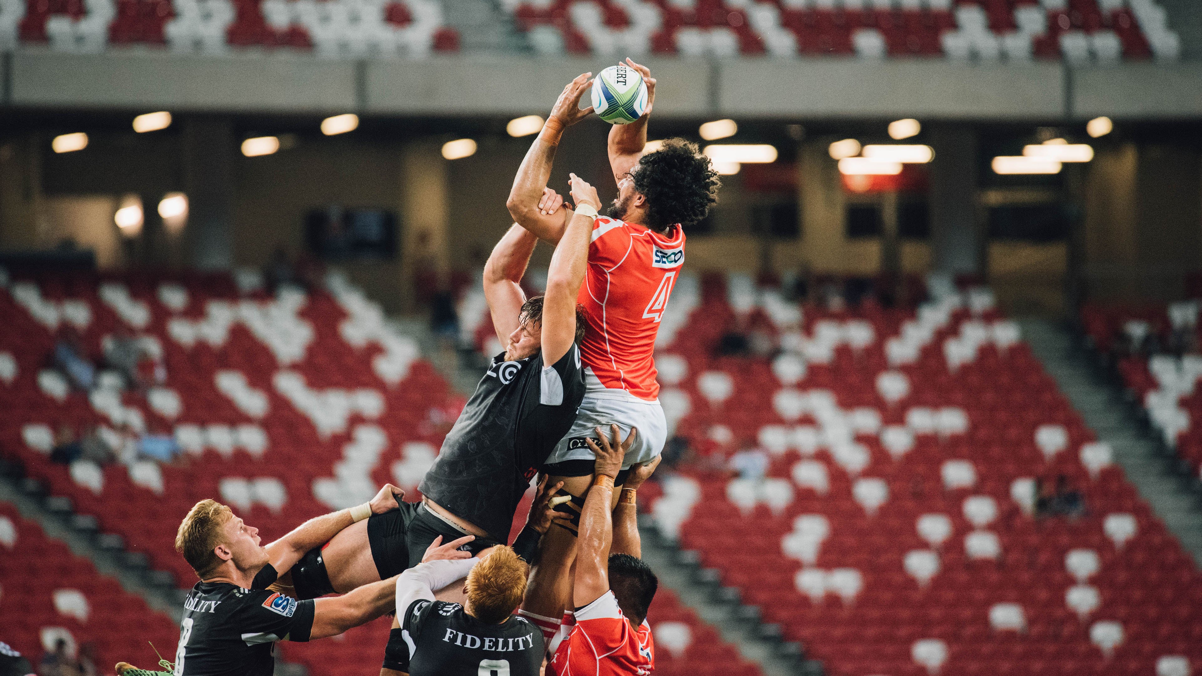 勇士惊魂一刻险胜上海队!西亚卡姆关键时刻连砍11分救主,比赛悬念直到最后一秒