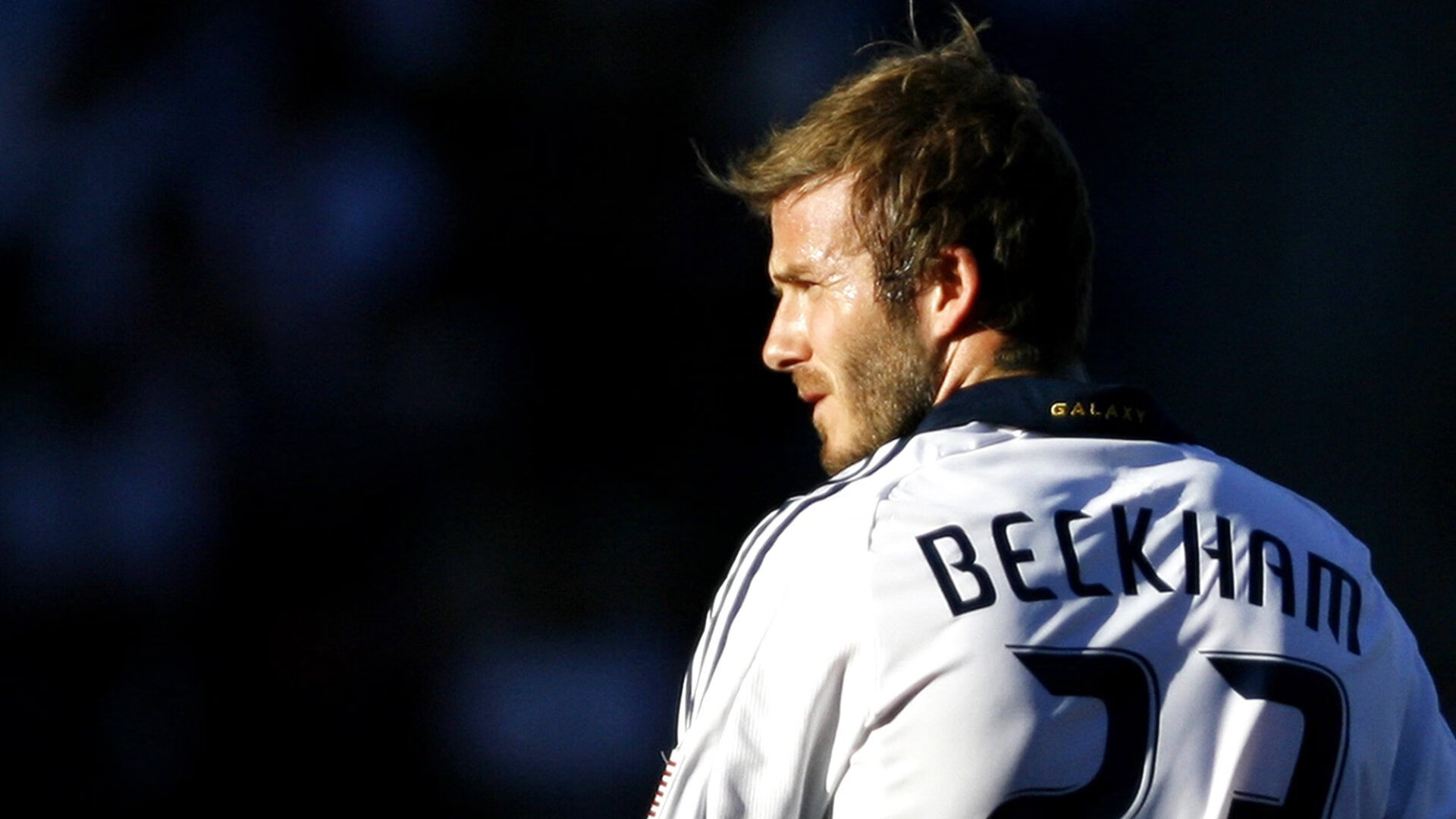 足球版图裂变之夜，奥地利掀翻老妇人的启示，与李刚仁在德甲加冕的亚洲风暴