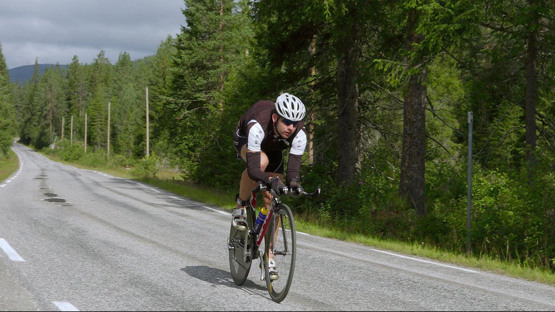 戈贝尔独木擎天！新疆铁血防守掀翻国王，36+19诠释什么叫关键战不手软
